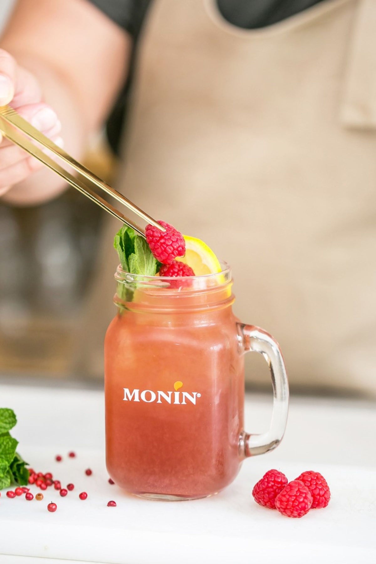 Weißer Himbeer-Eistee