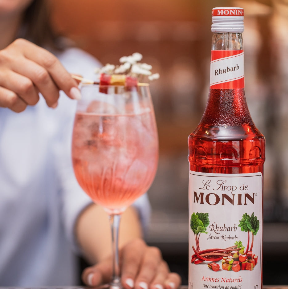 Holunderblüte & Rhabarber Spritz