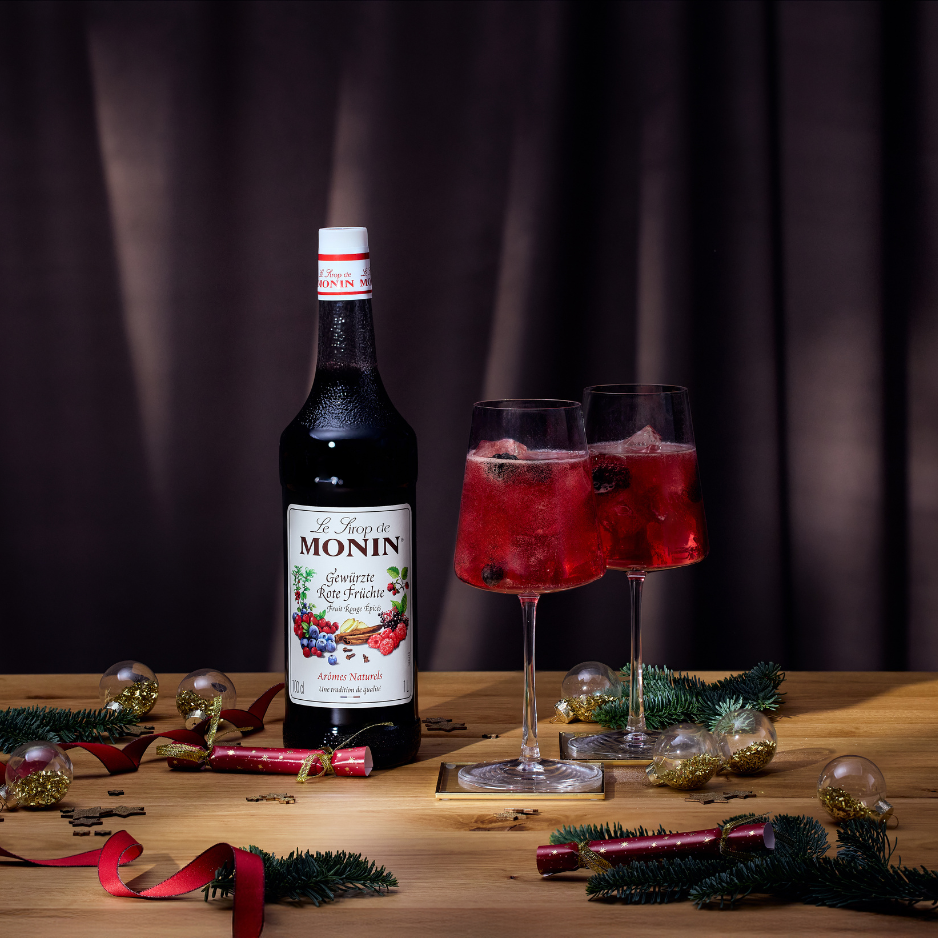 Spiced Red Berries Spritz