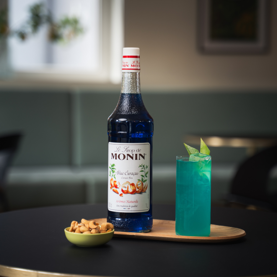 Curaçao Pineapple Lemonade