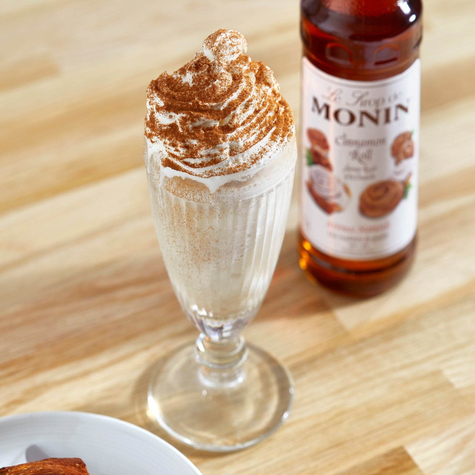 Cinnamon Roll Frappé